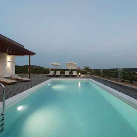 Dalmacija Vi Villa