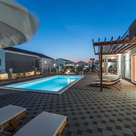Dalmacija Vi Villa
