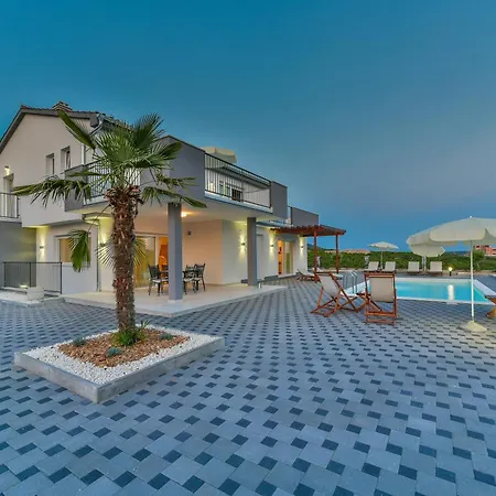 Dalmacija Vi Villa